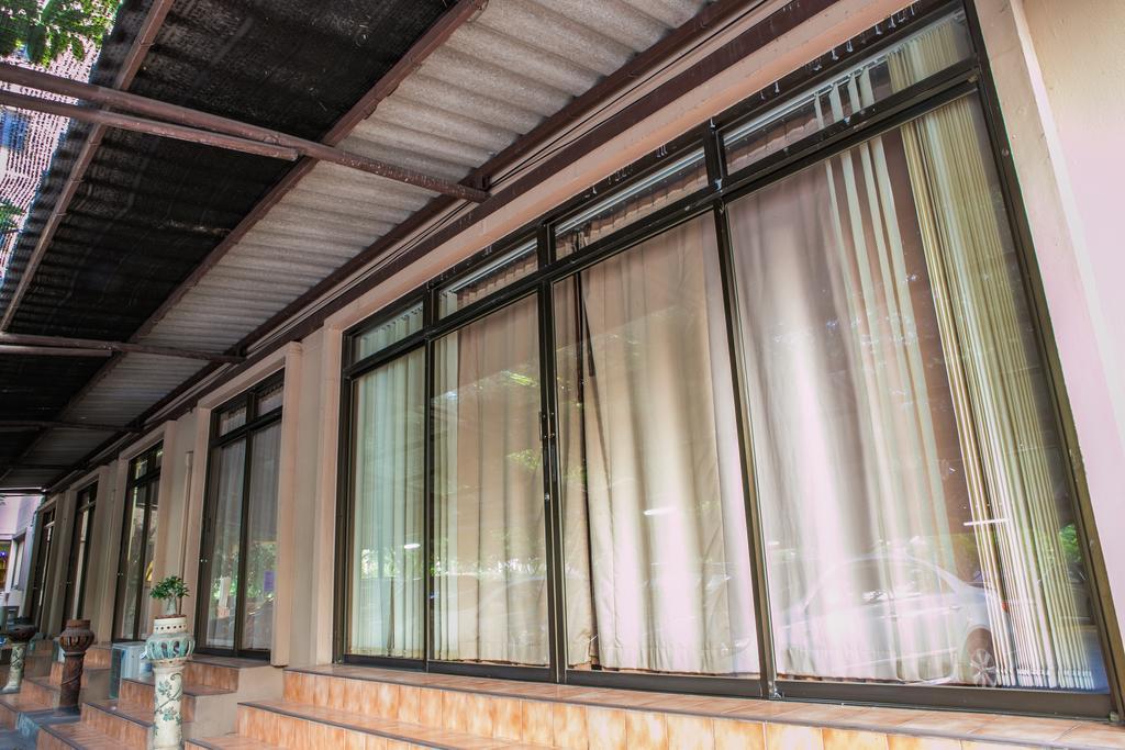 United Place Bangsaen Buitenkant foto